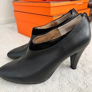 Seychelles Black Leather Heeled Shoes